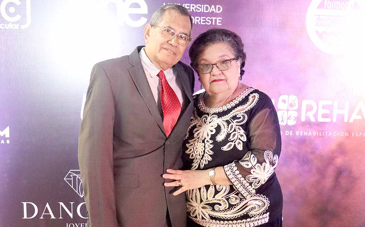 JOSE ANTONIO ORTEGA Y MARÍA DEL ROSARIO FUENTES llegaron puntuales a Central Andalina