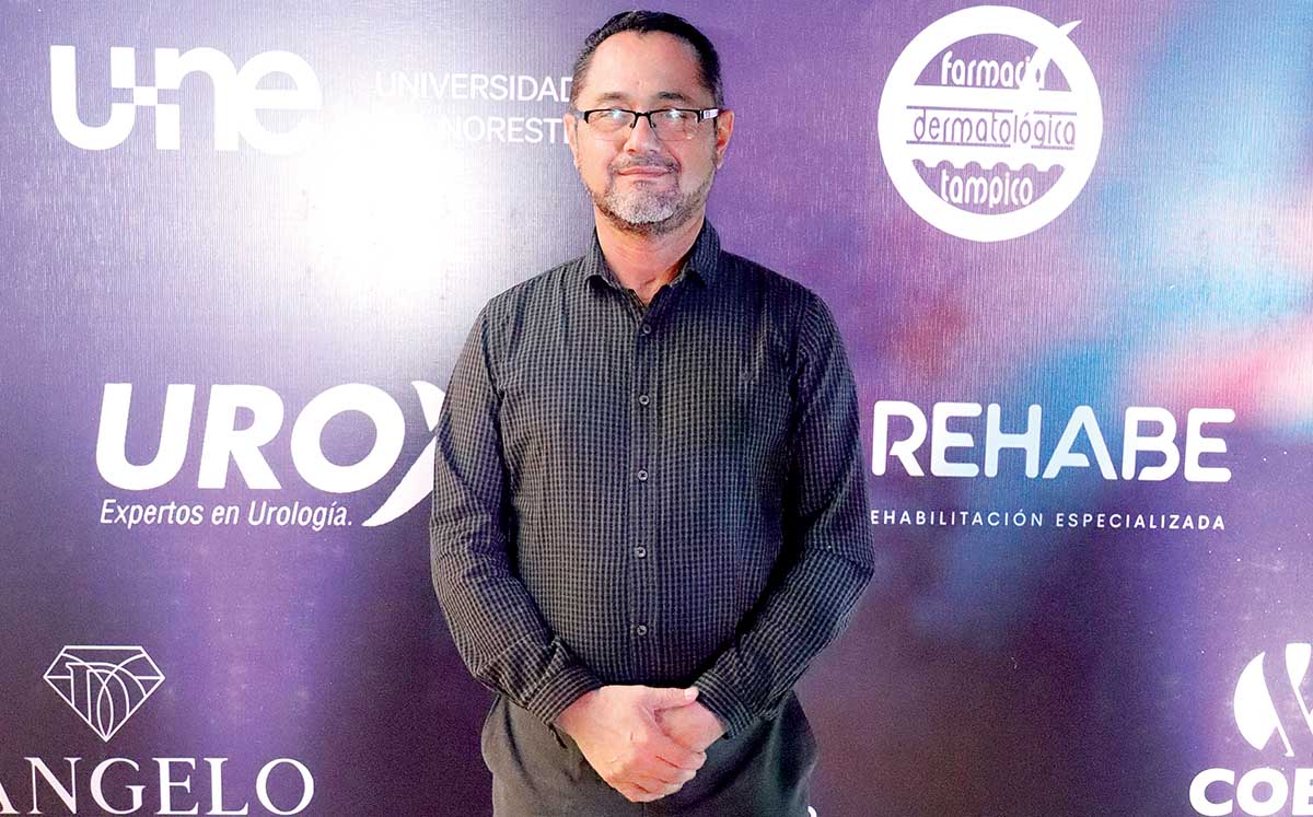 MIGUEL TORRES disfrutó de la muestra artística en los premios a la Salud Total