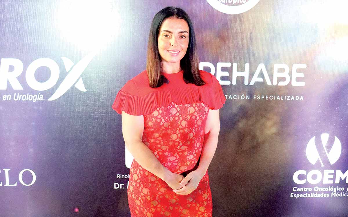 MÓNICA LUENGAS estuvo presente en los premios a la Salud Total 2024