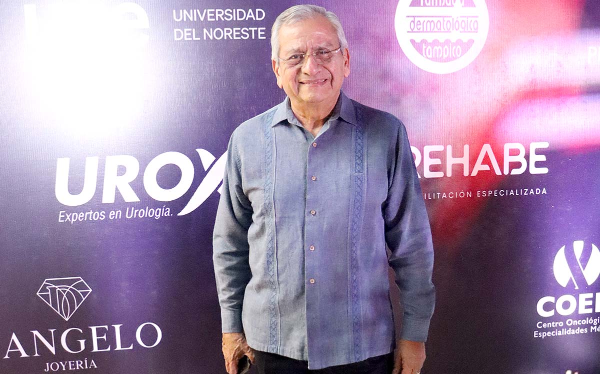 PORFIRIO MARTINEZ presente en los Premios a la Salud Total 2024