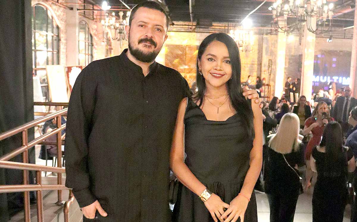 RAMÓN DELGADO Y CAROLINA ROJAS nos regalaron sus mejores sonrisas en el evento