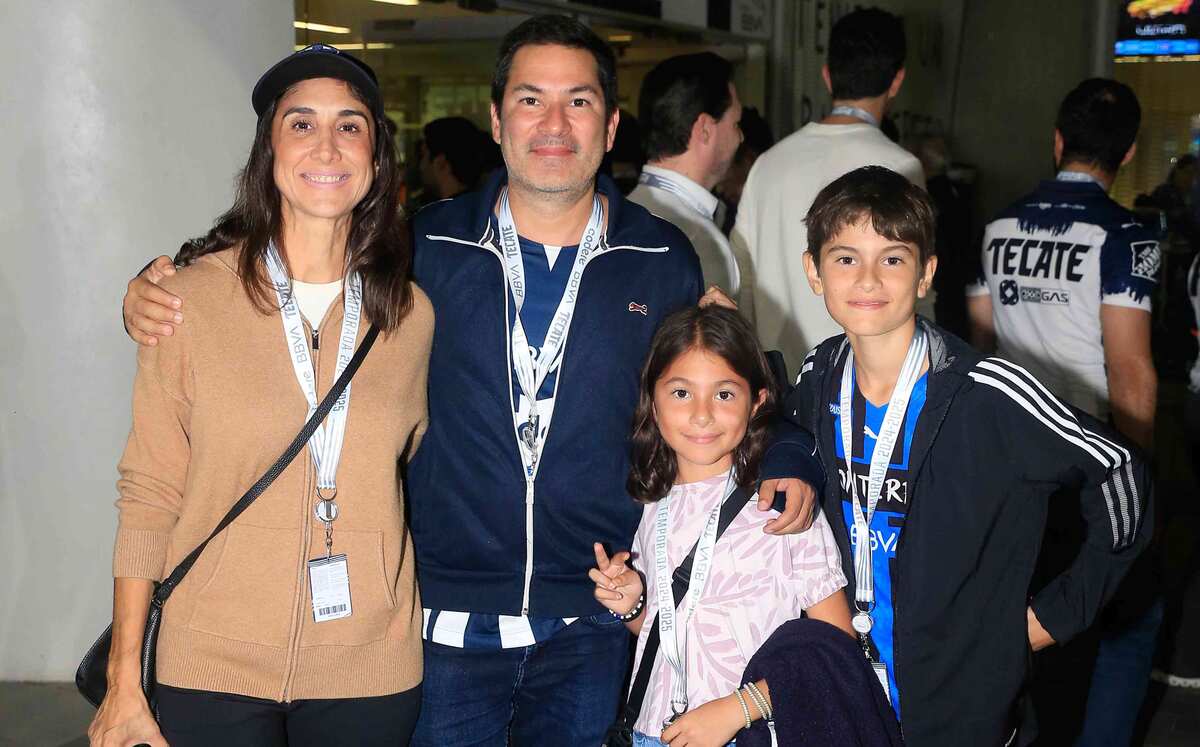 Estefany Segura, Patricio Ortiz, Mariana Ortiz y Patricio Ortiz