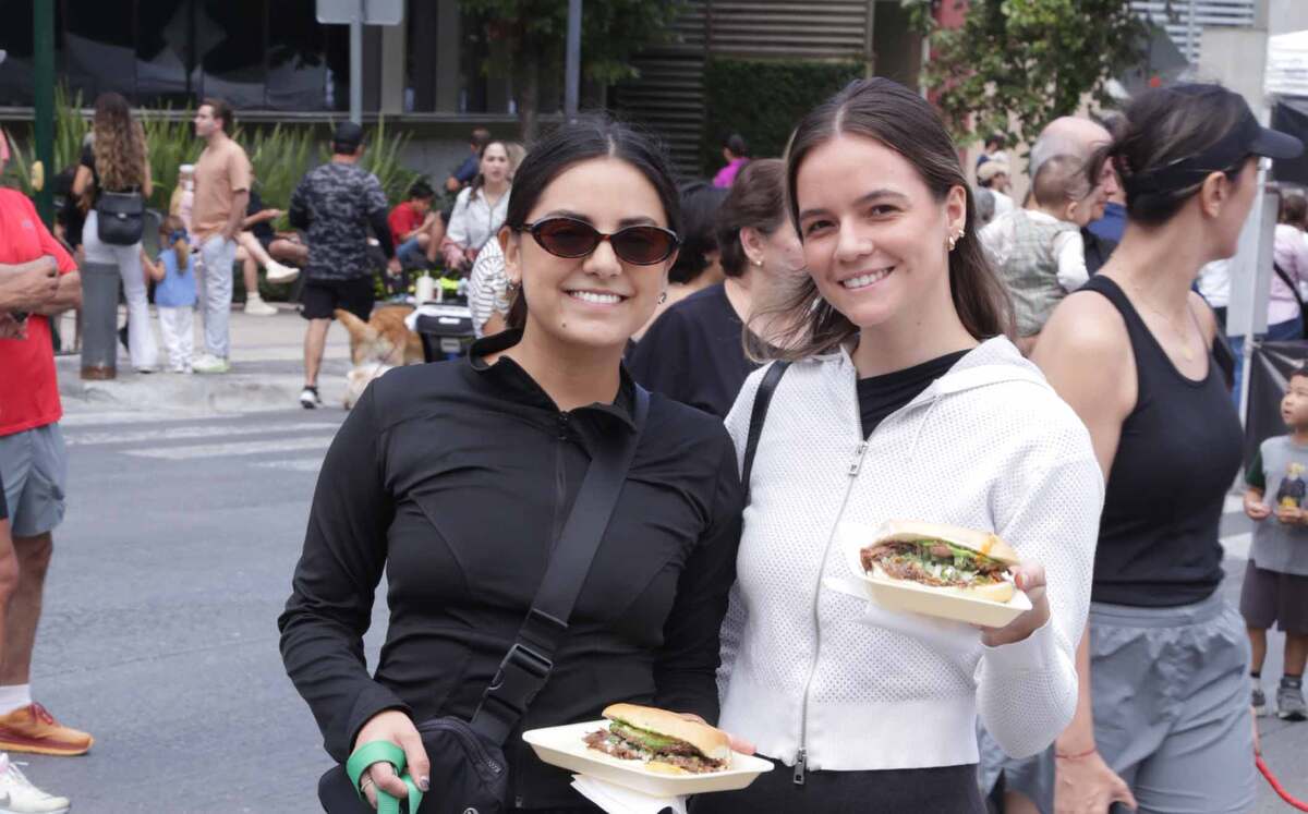 Mariajose Elizalde y Maria Salcedo