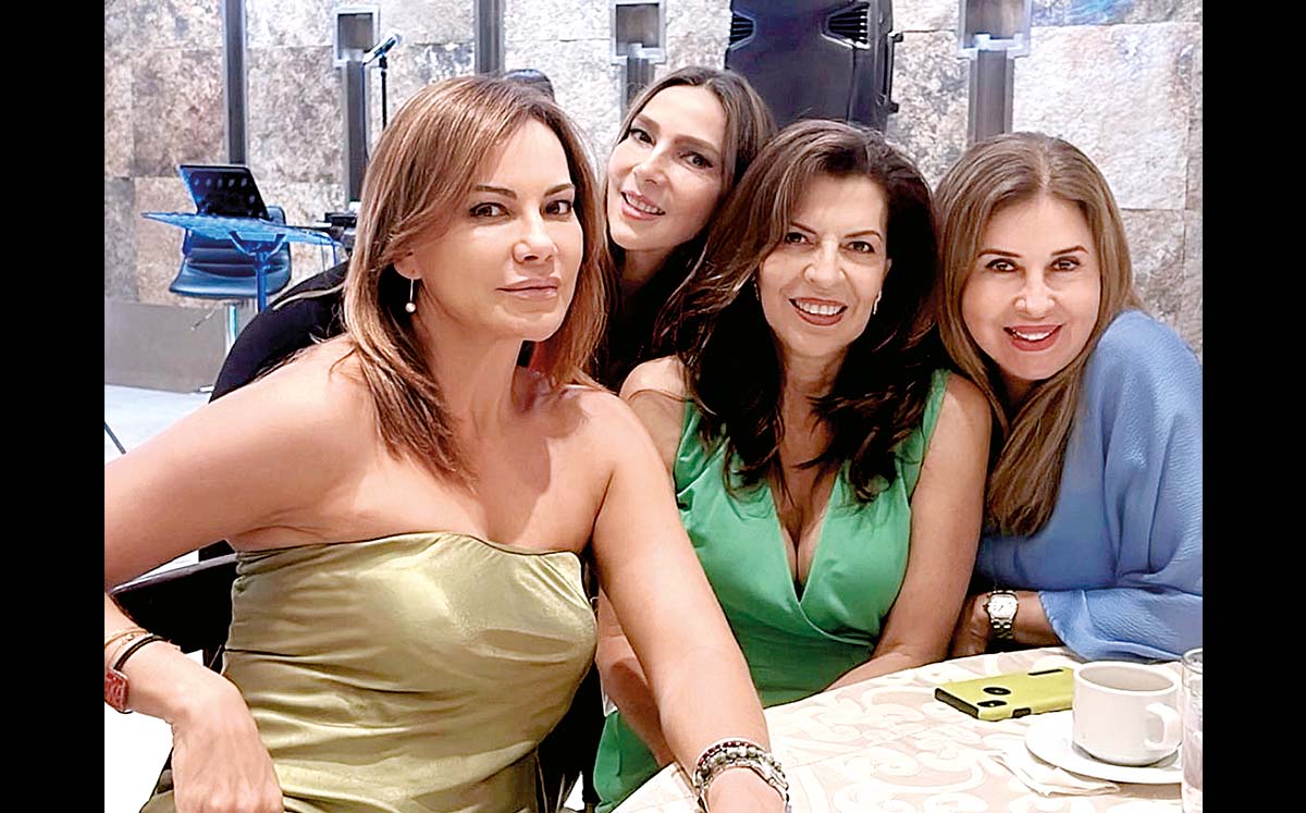 ALICIA MAR, HILDA GÓMEZ, SOLEDAD BARRÓN Y LOURDES NARRO nos regalaron sus mejores sonrisas en la despedida