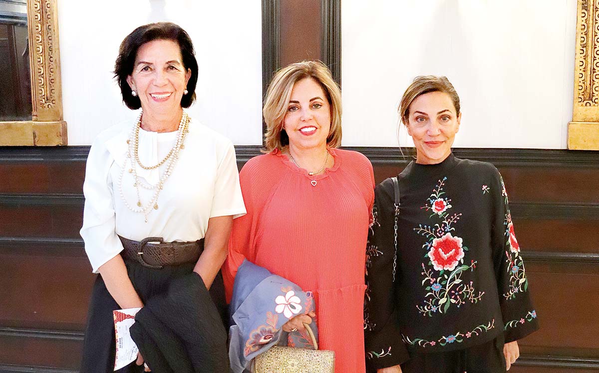 ANA LAURA GOVELA, MARICARMEN ESPADA Y ADRIANA ESPADA nos regalaron sus mejores sonrisas en la gala
