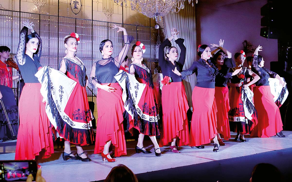 Los más de 100 asistentes disfrutaron de las presentaciones de Puerto Flamenco, Ballet Folklórico de Tamaulipas, el Trío Huasteco Los Malagueña