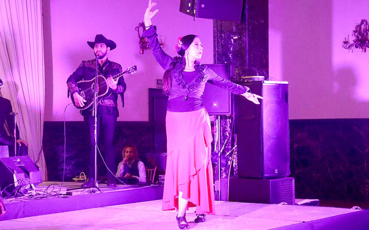 Sin duda fueron momentos donde la elegancia del flamenco y la energía del huapango se unieron en esta ocasión tan especial