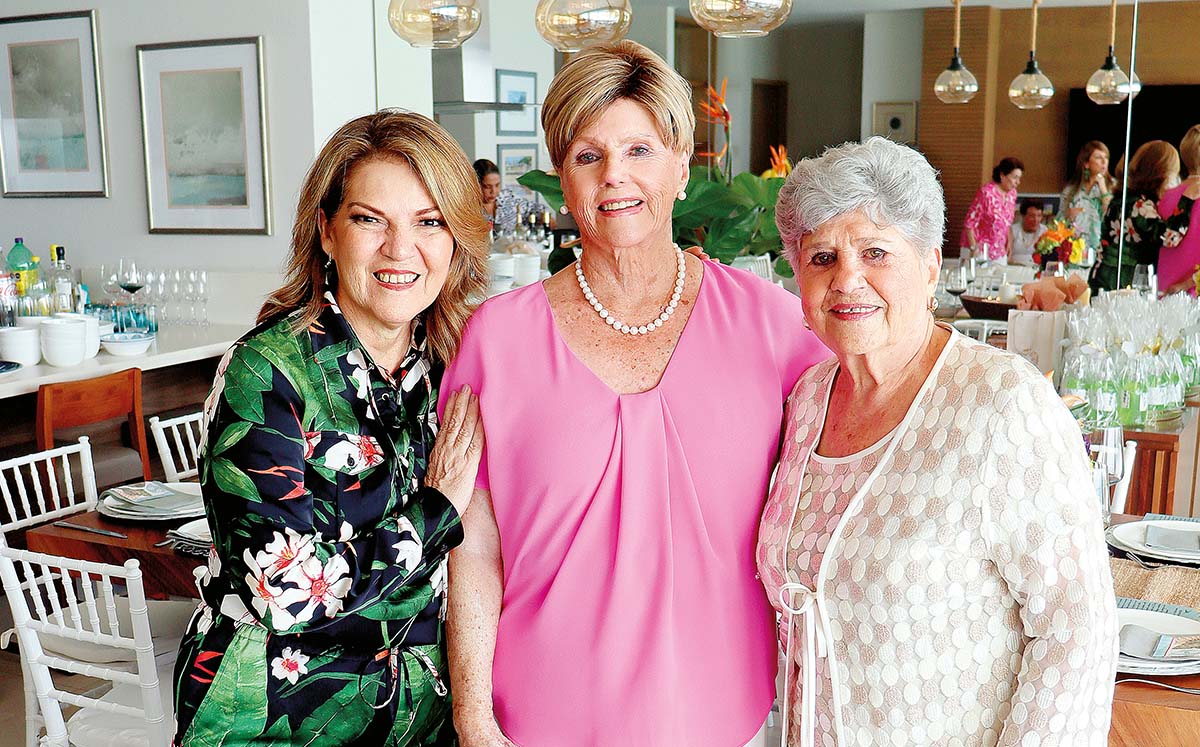 ELVIRA DEL CAMPO, ANNE FUNCK Y ROSITA DE GARCÍA llegaron puntuales a la torre Mármara de Velamar
