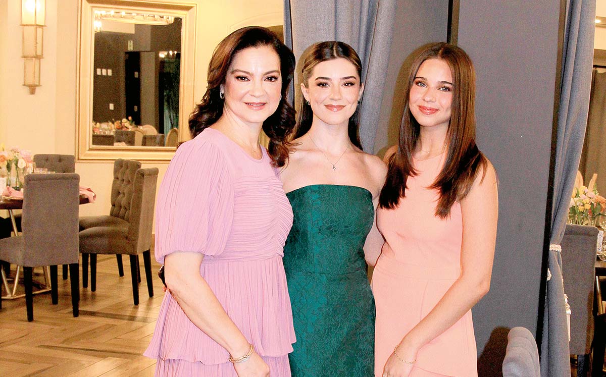 GABY DE KAUACHI, PAOLA KAUACHI Y LAILA KAUACHI felices de celebrar la despedida de soltera de Gaby