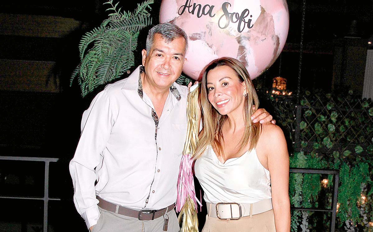 JAVIER MARTÍNEZ Y GABY ENRIQUEZ junto a Ana Sofía se fueron a disfrutar de un viaje por Egipto y Turquía para celebrar sus XV años