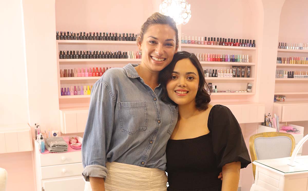 ALEJANDRA SALAZAR Y ANA VICTORIA GÓMEZ