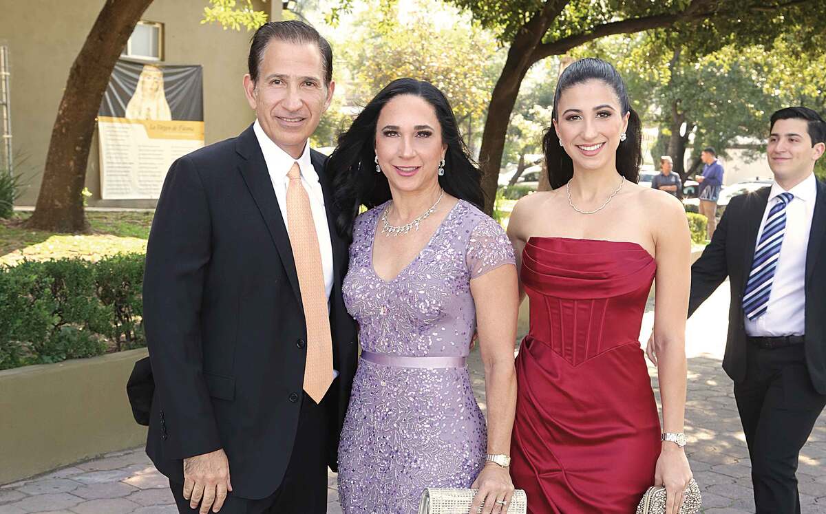 Antonio Kalifa, Laura Valdez y Mariana Kalifa