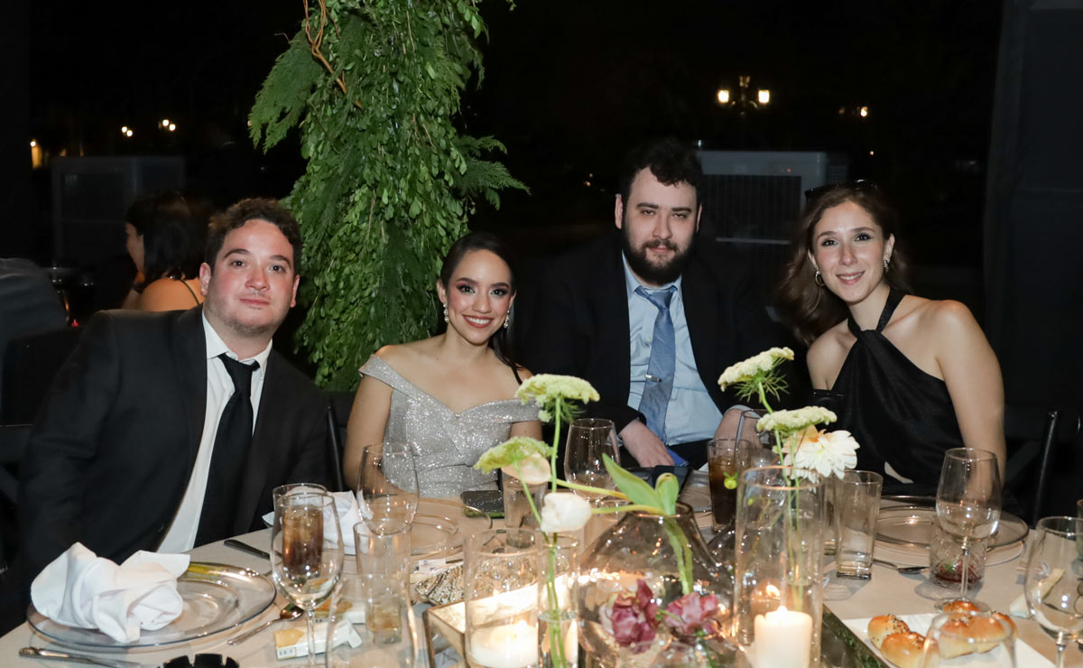 Carlos, Aranza, Eduardo y Regina
