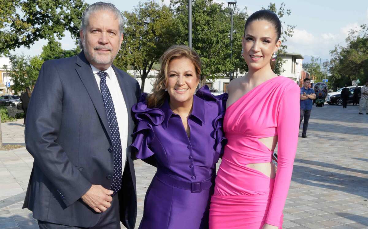 Édgar Warnholtz, Lydia Pérez y Gretta Warnholtz