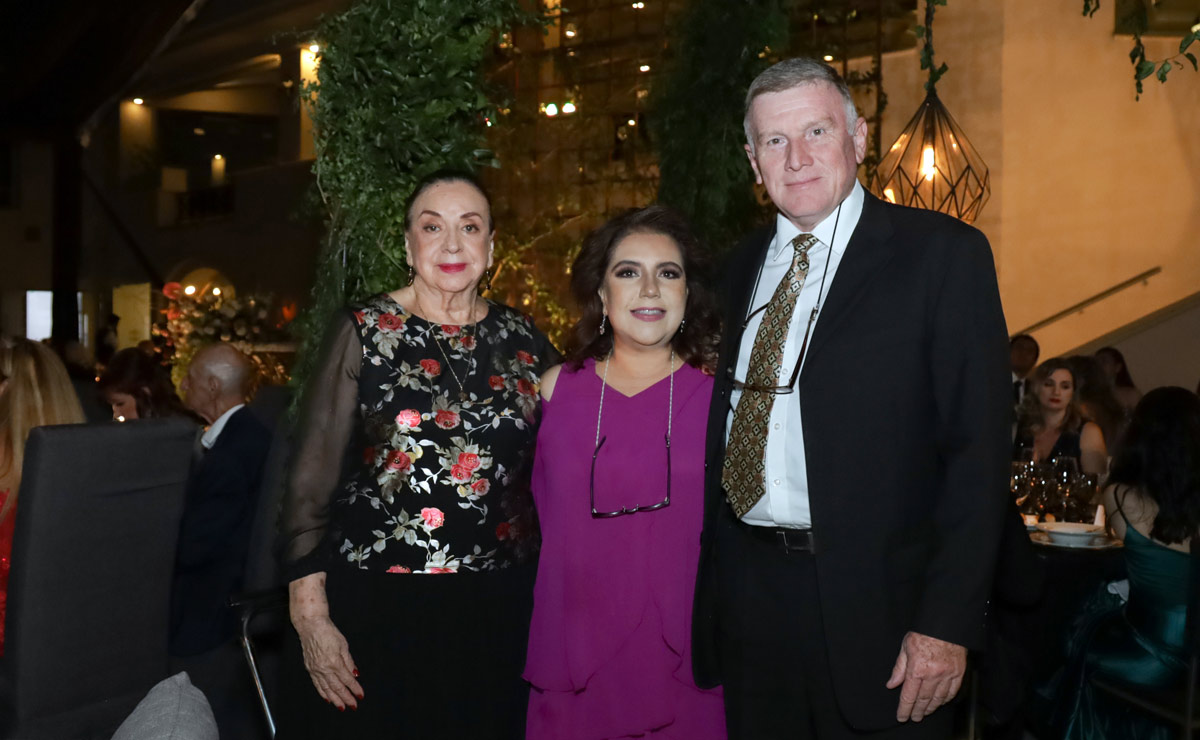 Lupita, Emilú y Marcial