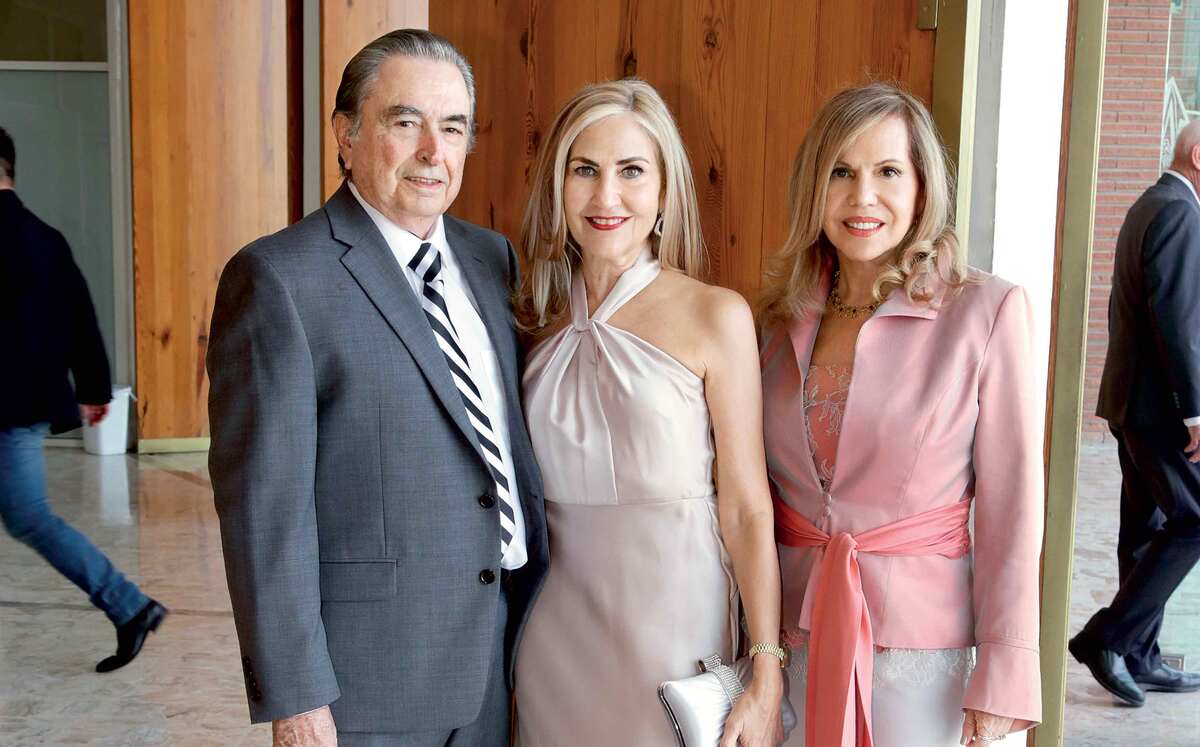 Viviano Villarreal, Mónica Bueron de Villarreal y Gina Benavides