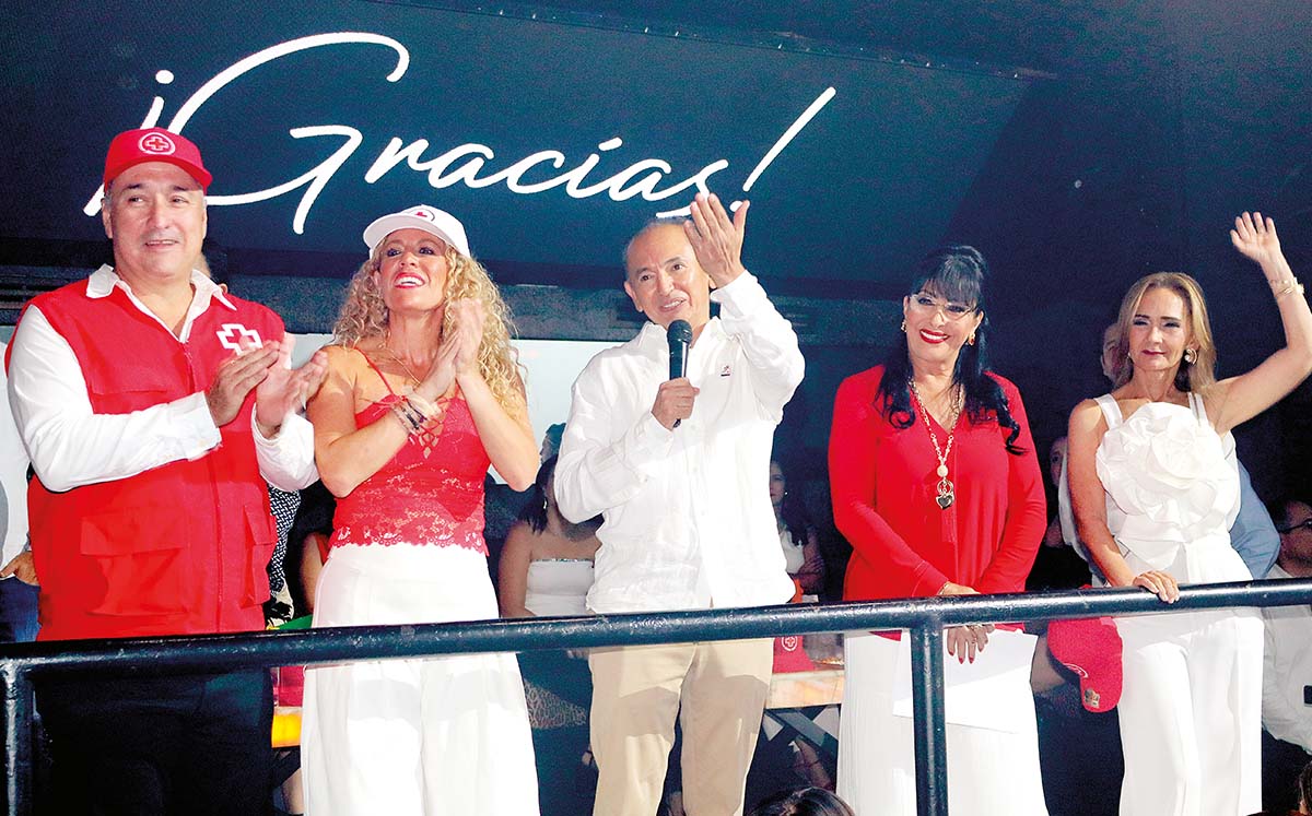 el presidente del Club Rotario Tampico, Héctor Núñez, junto a su esposa Nora Mejía agradecieron y dieron la bienvenida a todos los asistentes.