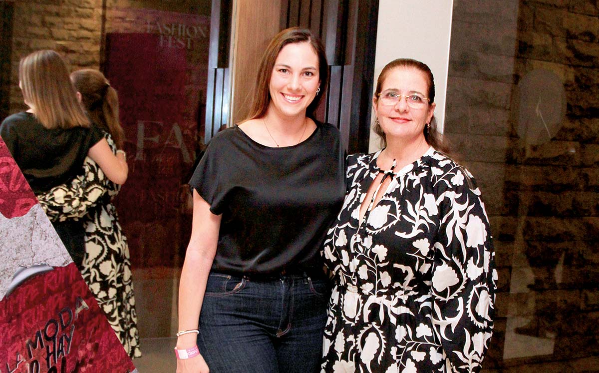 BERE TINAJERO Y BEATRÍZ PARRA fueron recibidas con mezcalitas de jamaica y mojitos de frutos rojos