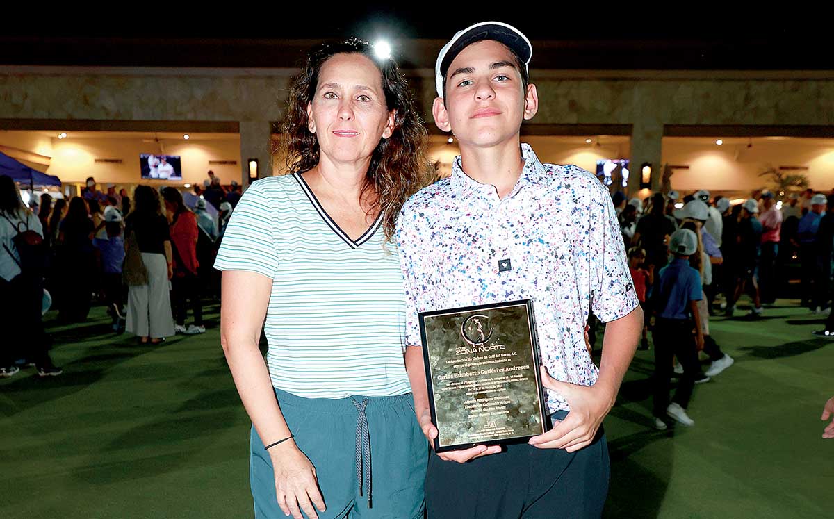 ILSE ANDRESEN DE GUTIÉRREZ Y CARLOS GUTIÉRREZ nos regalaron sus mejores sonrisas en el torneo