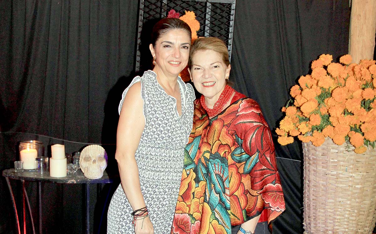 MARTHA HERRERA Y ELVIRA DEL CAMPO felices en Lectura, Música y Leyenda