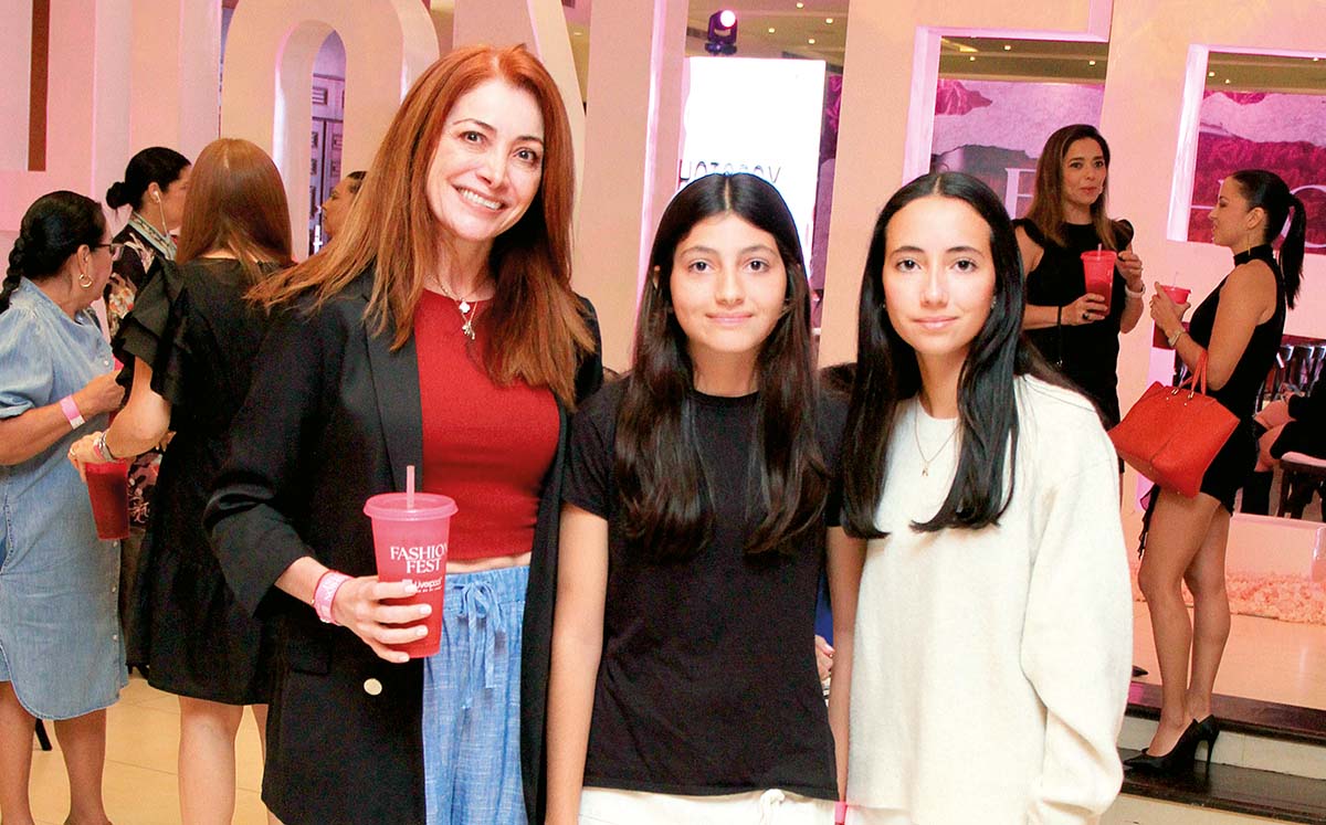 SANDRA RUIZ, REBECA VÁZQUEZ Y MARÍA INÉS LOZANO disfrutaron de los outfits para la temporada otoño-invierno 2024