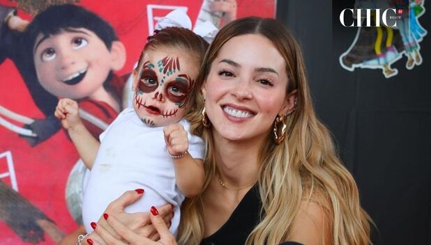 Mariel y su adorable reacción al árbol de navidad que puso Mariana Rodríguez (Foto: Instagram)