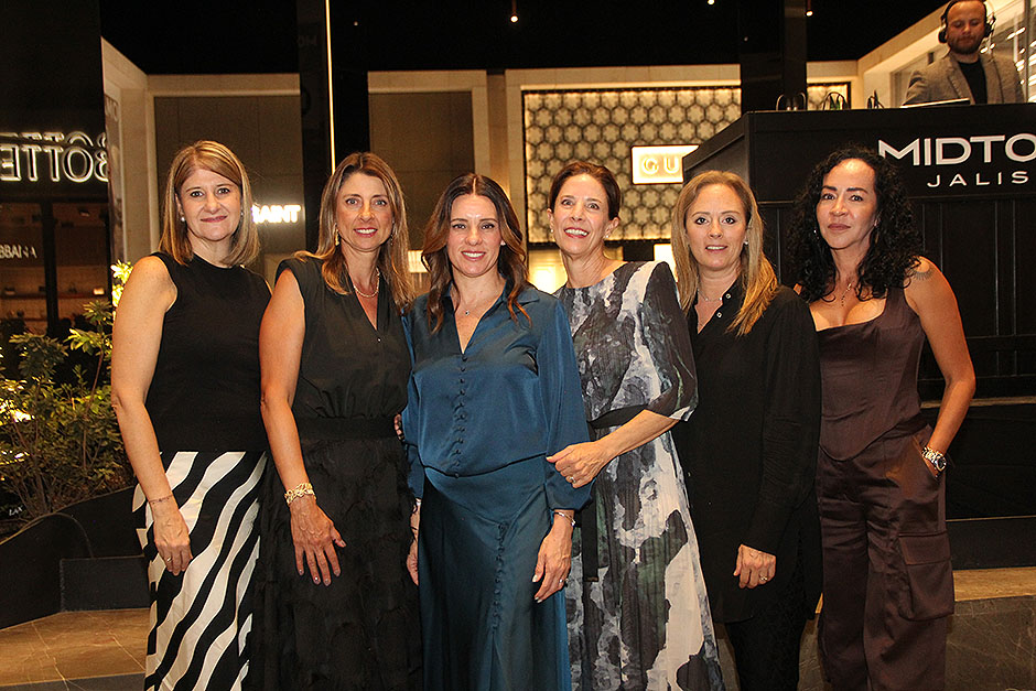 Wendy Frangie, Roxana Flick, Sandra Lozano, Gaby Van Der Laan y Azálea Ramírez