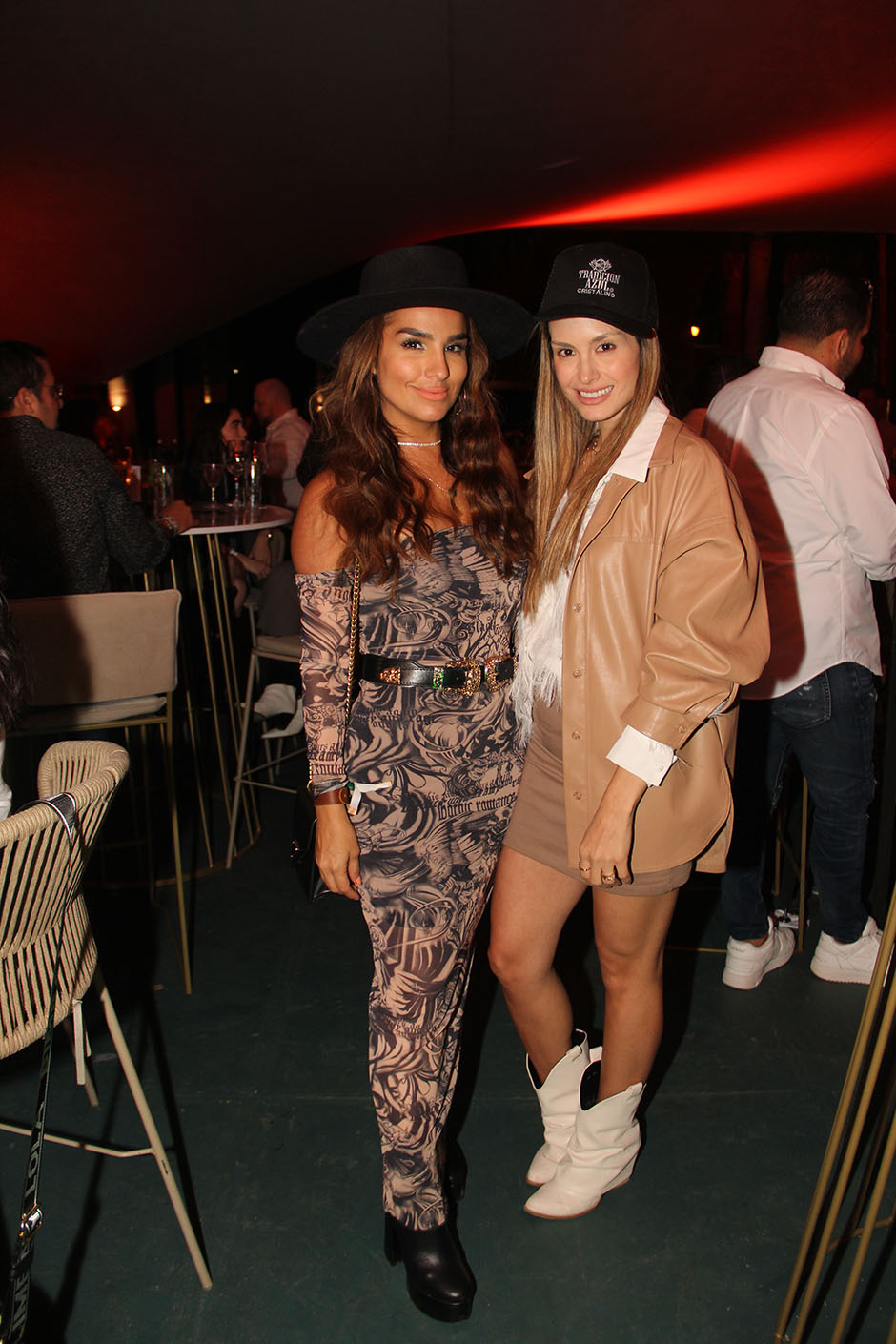 Mónica Ochoa y Rebeca Sifuentes