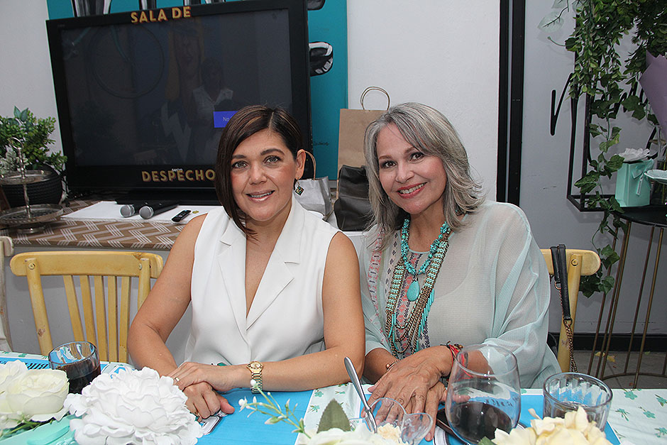 Xiomara Padilla y Lucy Ocampo.