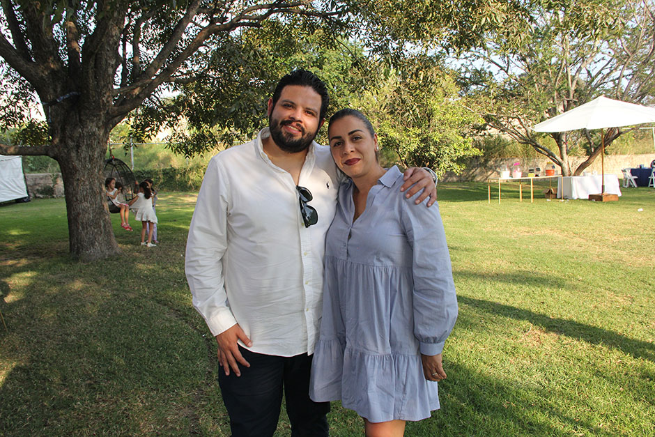 Rodolfo Godínez y Montserrat Ayo Polit.