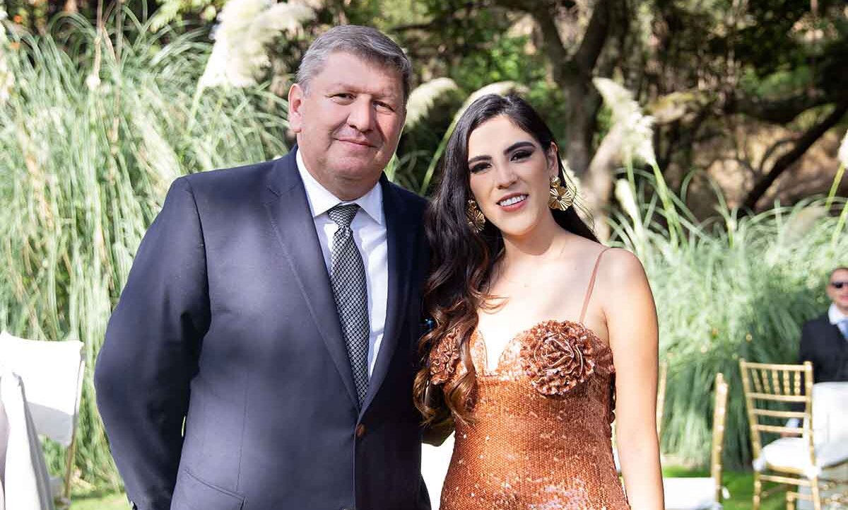 Alenis Cuevas y Ari Gutierrez