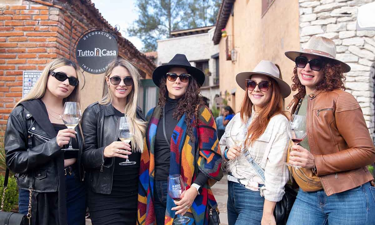 Mitzi Meascua, Priscila Olivares, Brenda Mora, Nilly Amalla y Ali Benitez