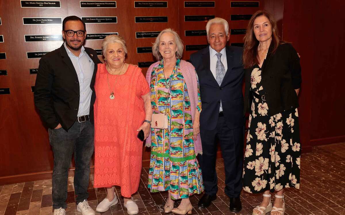 Antonio León, María Elena Galindo, Aurora Ballona, René de León y Candela Tifón
