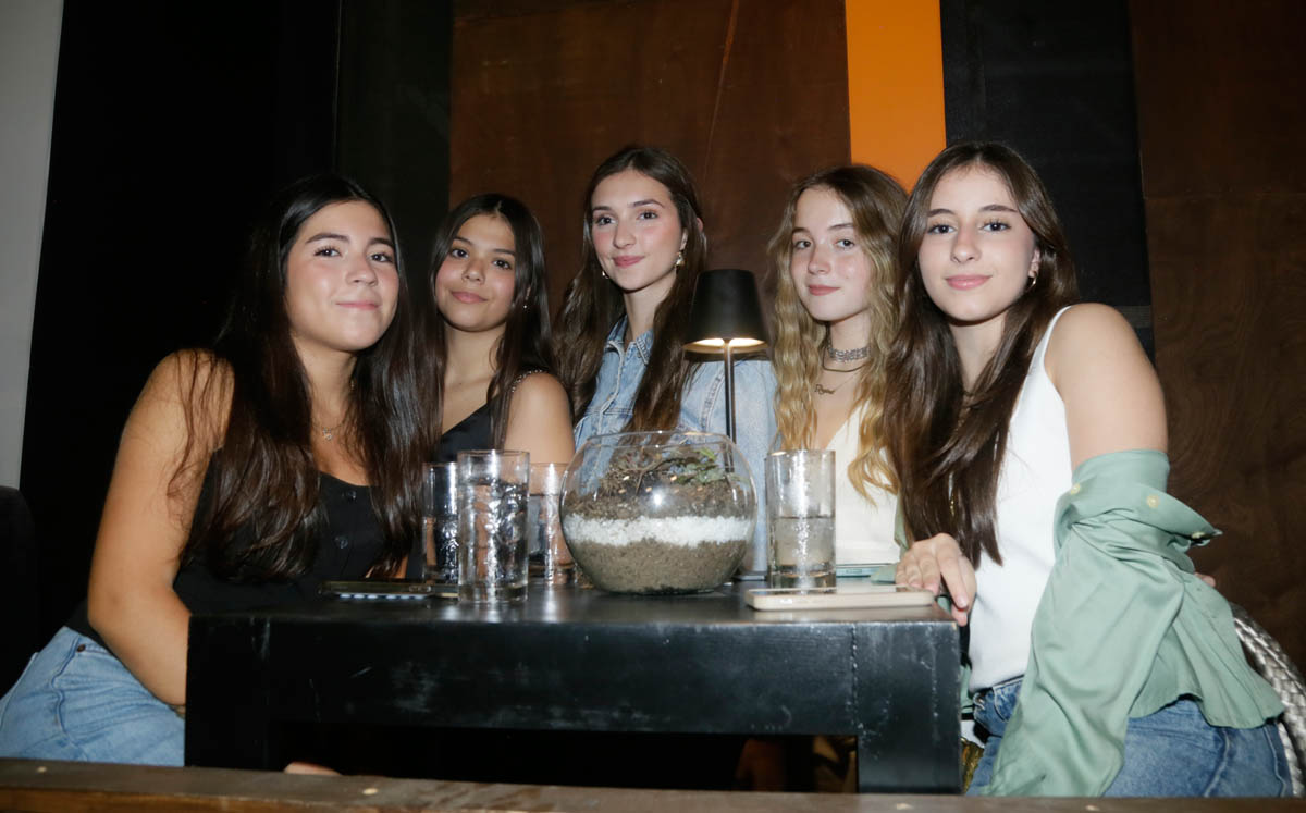 Catalina Andino, Ana Tere Valdés, Camila Naya, Regina García y Sofía Medina