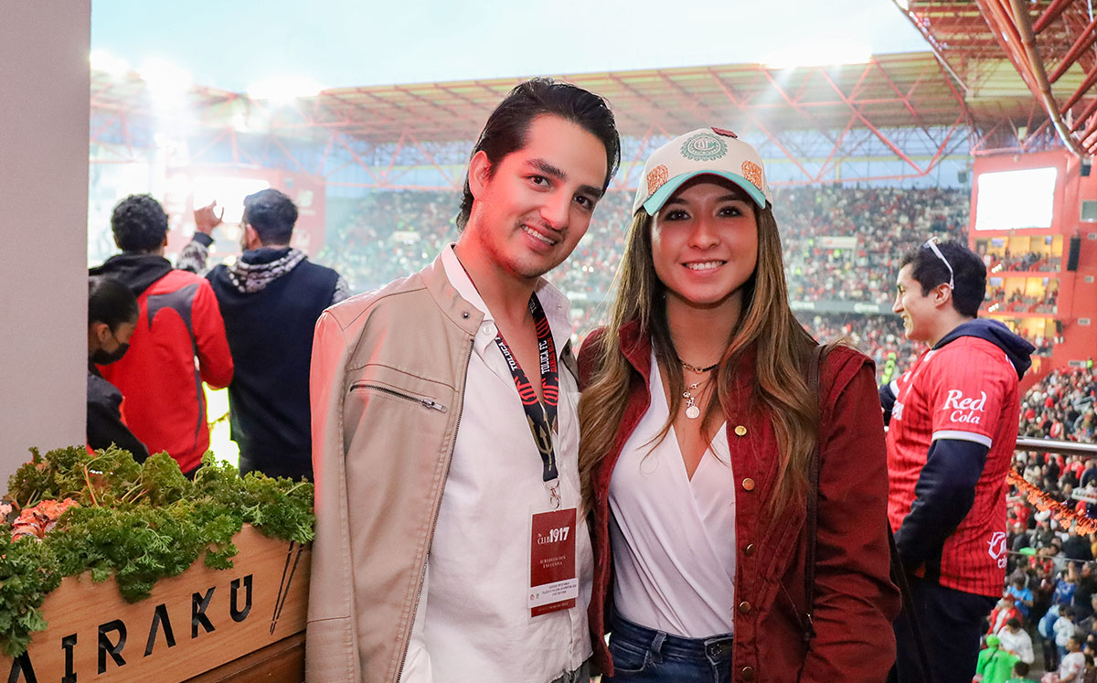 Gustavo Ortiz y Alejandra Morales (Edgar Segura / Braulio García)