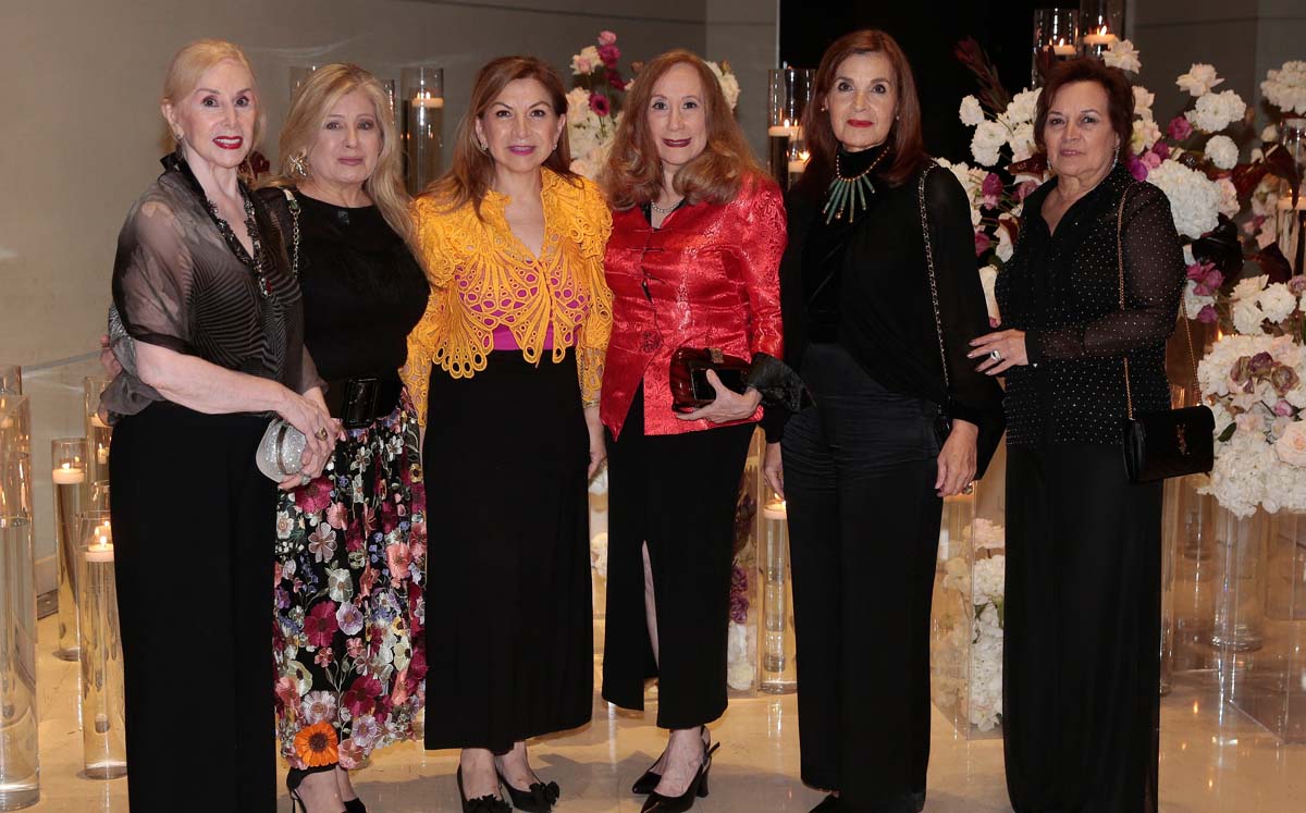 Lucila Araico, Leticia Benavides, María Esther González, Yolanda De la Garza, Angélica Fernández y Alma Fernández