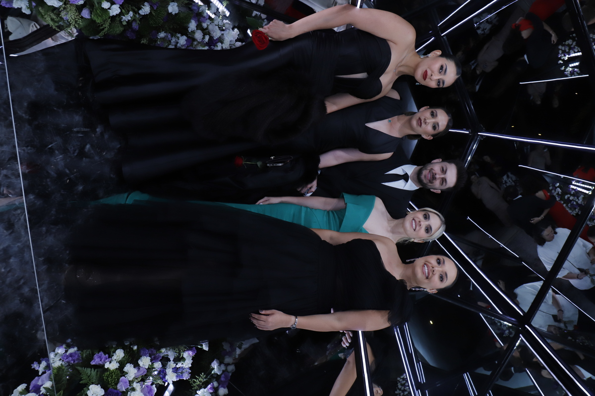 Jacky Sánchez, Valeria Vega, Poncho Verónica, Alondra Quirrín y Mónica Alvarado