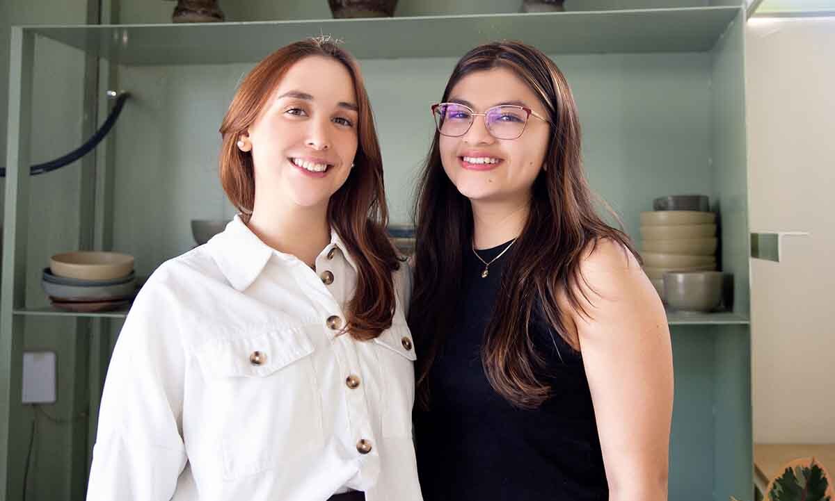 Silvia Atilano y Vanessa Lara