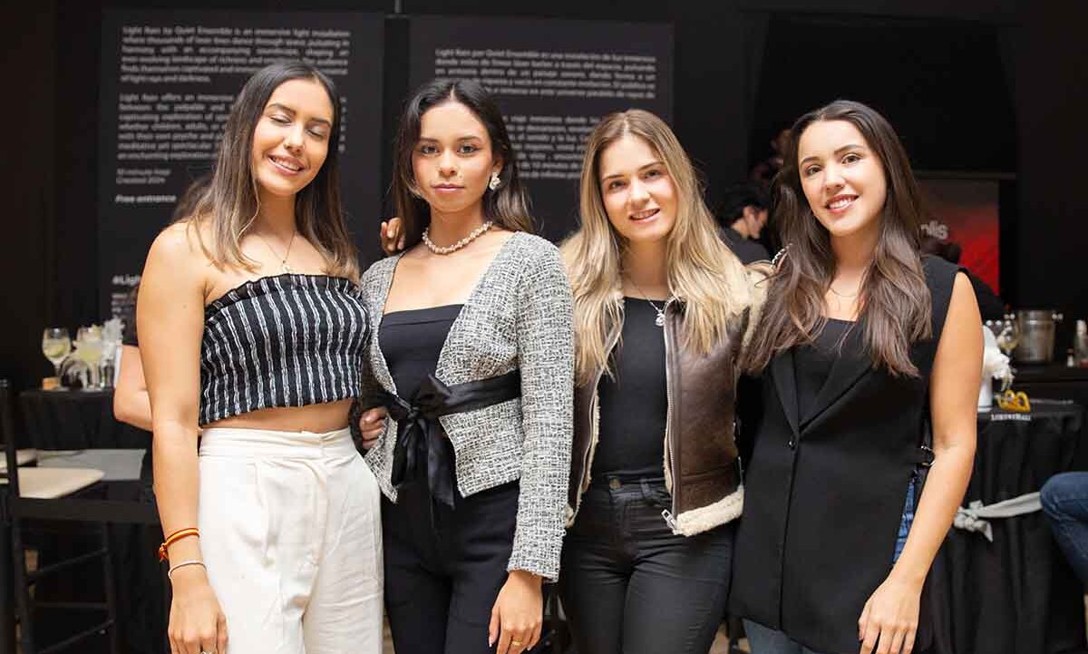 Kami Kansdrino, Estefanía Zavala, Julia Toledo y Ana Laura Contreras