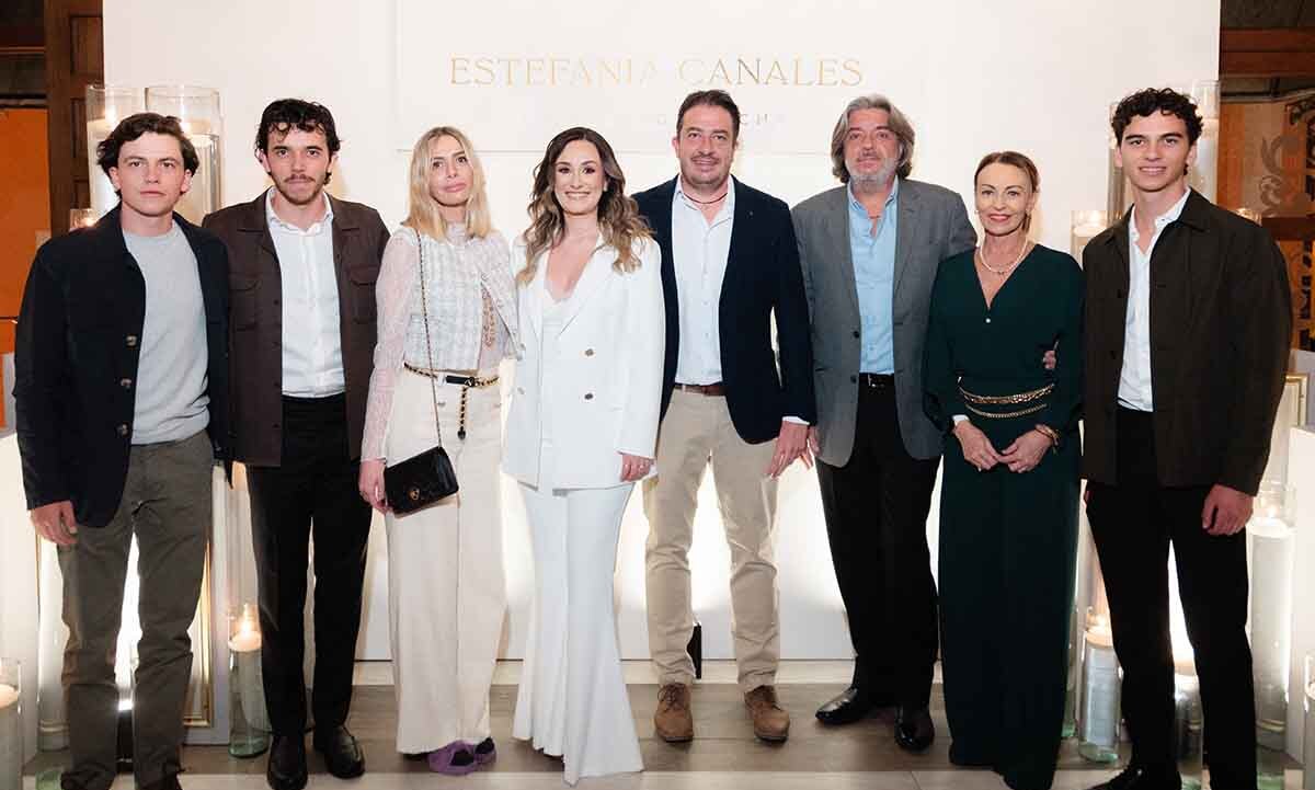 Pablo Cortázar, Diego Cortázar, Nuria Llarena, Estefanía Canales, Xavier Llarena, Juan José Menéndez, Marycruz Llarena y Andrés Cortázar
