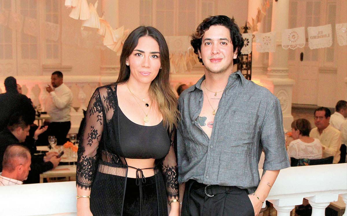 TANIA SANDOVAL Y JULIÁN BADILLO tuvieron una visita guiada por las salas del museo
