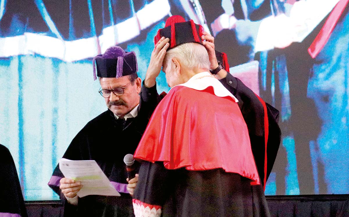 JOSÉ MANUEL HACES recibió el reconocimiento Doctor Honoris Causa
