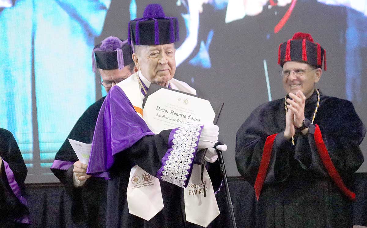 FLORENTINO TERÁN fue uno de los galardonados con el reconocimiento Doctor Honoris Causa
