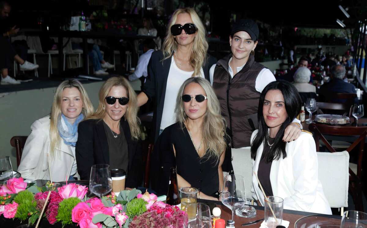 Corde Guzmán, Camila Lobeira, Eugenia De Hoyos, Melissa Garza, Vicky Zambrano de Yarte y Lilia Ortiz