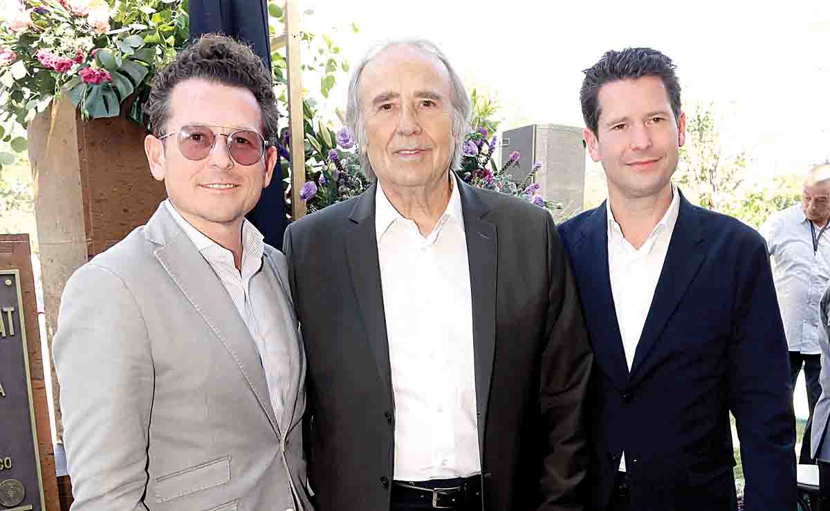 Francisco D. González, Joan Manuel Serrat y Jesús D. González / Fotos: Daniel Saldívar y Omar Valdez