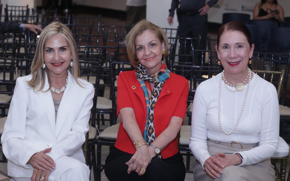 Mónica Buerón de Villarreal, Mariela Coindreau y Graciela Elizalde
