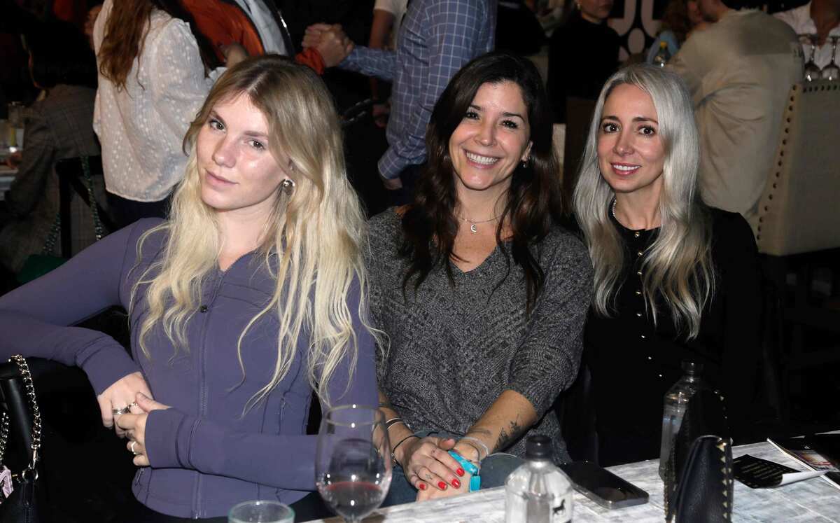 Morgan Olman, Lucía Martínez y Martha Garza de García