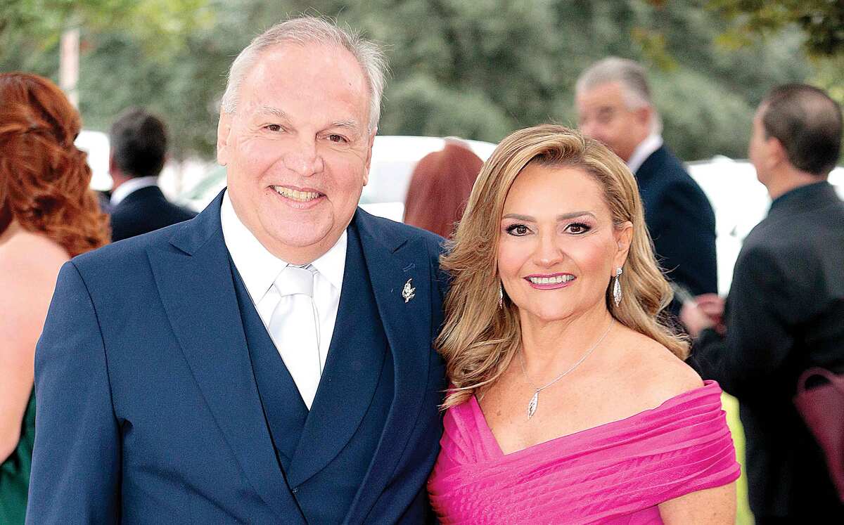 Papás de la novia. Ricardo Santos y Thelma Treviño