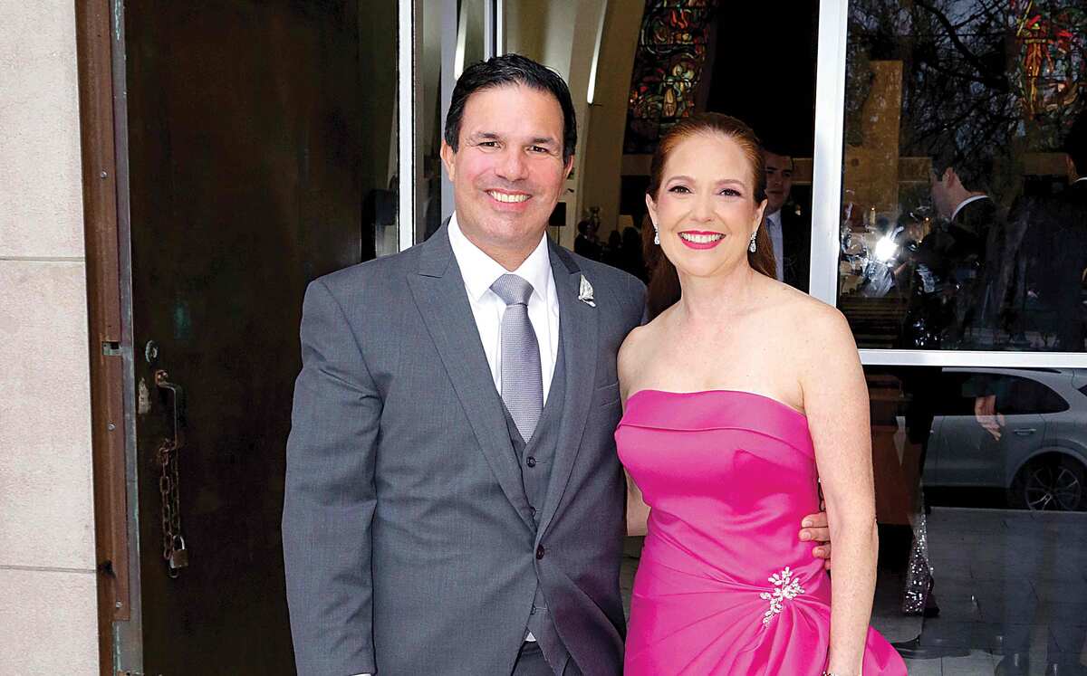 Papás del novio. Alfonso Javier Cantú y Lorena Erhard de Cantú
