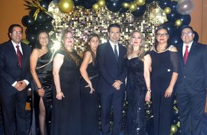Víctor, Divie, Cora, Mauro, Dalia, Rosa Delia y Roberto